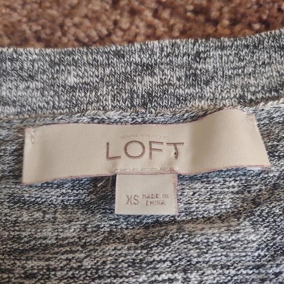 Ann Taylor LOFT 3/4 sleeve Heathered gray cardigan - Picture 2 of 4